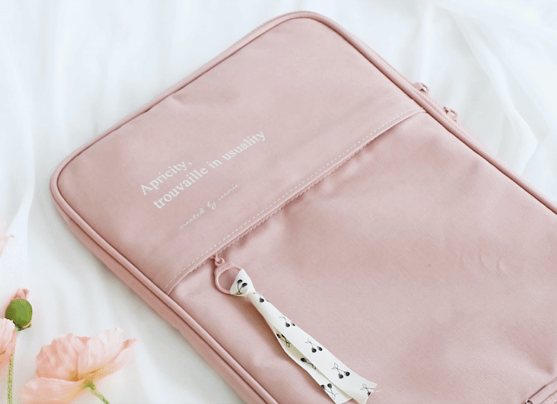 Iconic Cottony 11 Inch Tablet & Keyboard Case