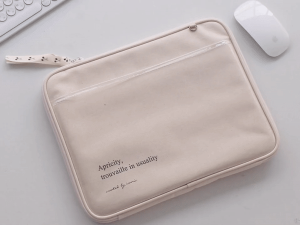 Iconic Cottony 13 Inch Clear Cover Laptop Case