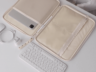 Iconic Cottony 13 Inch Clear Cover Laptop Case