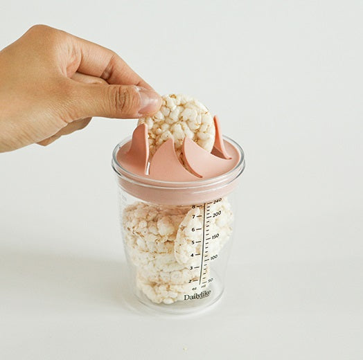Dailylike Bonbon Silicone Snack Cap - Strawberry