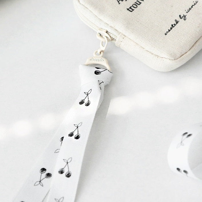 Iconic Cottony Card Holder