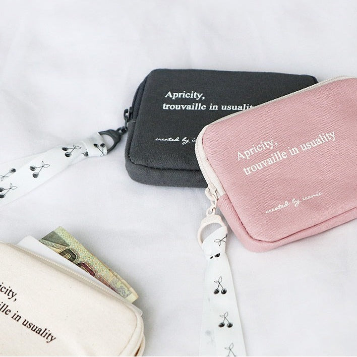 Iconic Cottony Card Holder