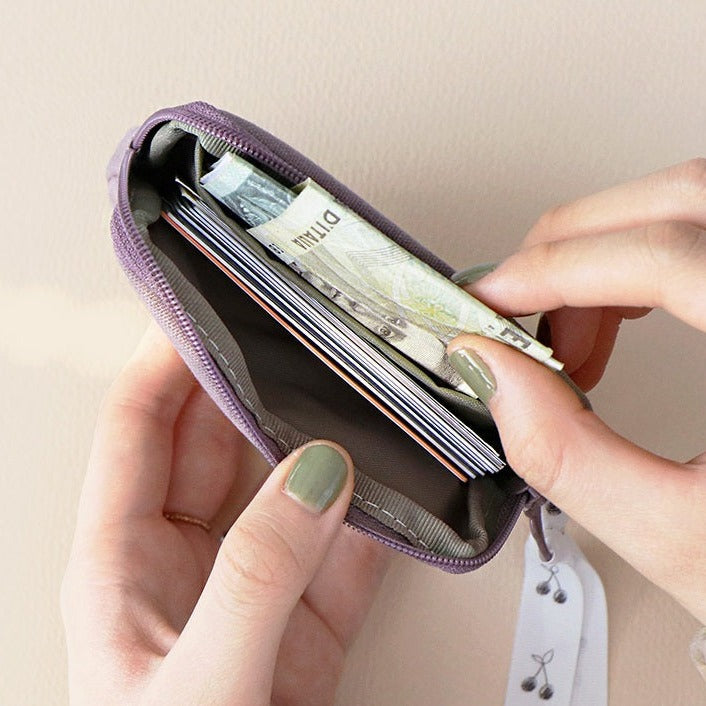 Iconic Cottony Card Holder