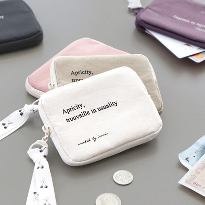 Iconic Cottony Card Holder