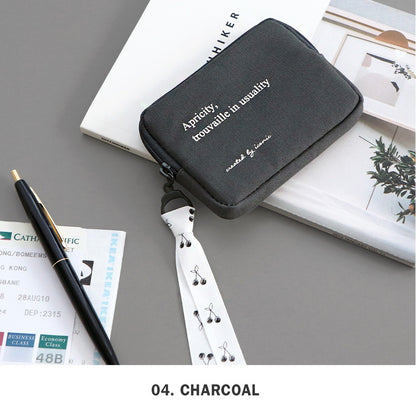Iconic Cottony Card Holder