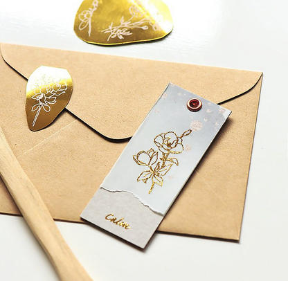 MU Lifestyle Gold Foil Print-On Sticker - Cheerful Golden Flower