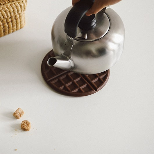 Dailylike Bonbon Silicone Trivet - Waffle Chocolate